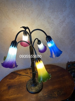 Giao lưu e đèn bàn tiffany hoa ly nhỏ hàng mới