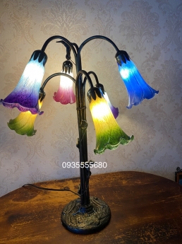 Giao lưu e đèn bàn tiffany hoa ly nhỏ hàng mới