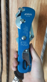 Khóa chữ S - Khóa trượt dây an toàn