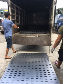 Tôn đột lỗ treo gạch kích thước theo yêu cầu