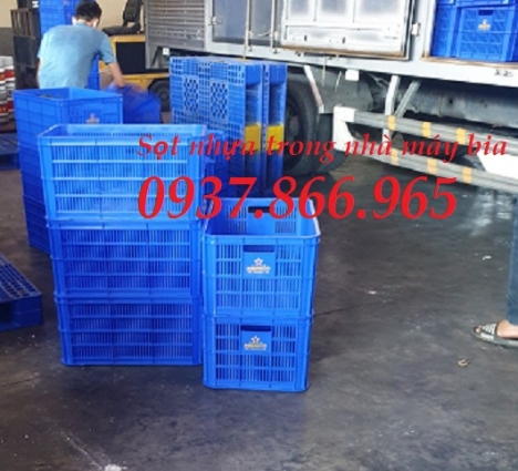 Sóng nhựa rỗng tại nhà máy bia, sọt nhựa dùng trong công nghiệp