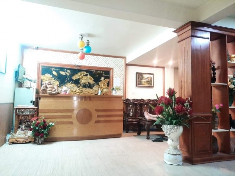 Cho thuê nhà nguyên căn giá rẻ 300m2 mặt phố Hàm Nghi kinh doanh đủ loại hình.