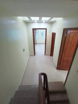 Cho thuê nhà nguyên căn giá rẻ 300m2 mặt phố Hàm Nghi kinh doanh đủ loại hình.