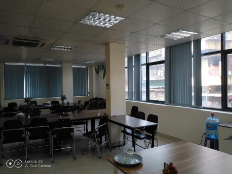 Cho thuê nhà nguyên căn giá rẻ 300m2 mặt phố Hàm Nghi kinh doanh đủ loại hình.