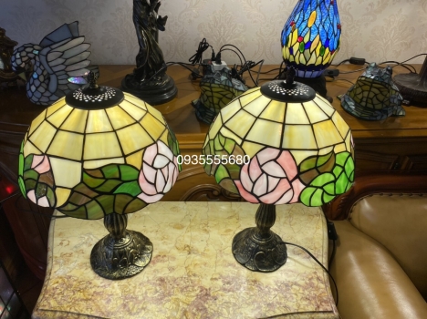 Giao lưu đôi đèn ngủ tiffany hoạ tiết hoa hồng