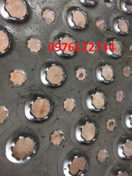Tấm chống trượt inox dập nổi, dập gân, răng cưa, đột lỗ