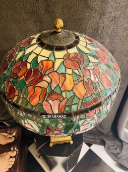 Đèn bàn tiffany cổ hoạ tiết hoa tuylip