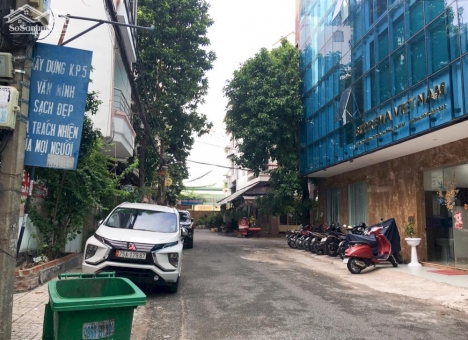 Nhà nguyên căn dtsd 270m2 5PN 6WC quận Tân Bình