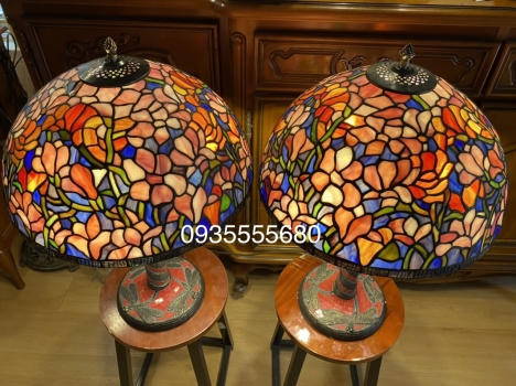 Đèn tiffany phòng ngủ hoa dơn đỏ rực rỡ