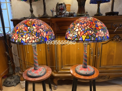 Đèn tiffany phòng ngủ hoa dơn đỏ rực rỡ