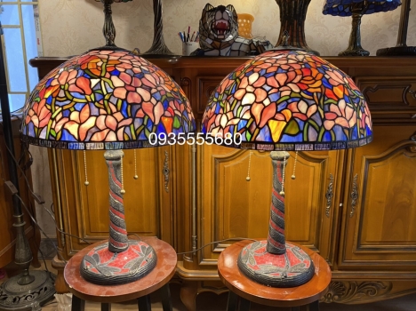 Đèn tiffany phòng ngủ hoa dơn đỏ rực rỡ