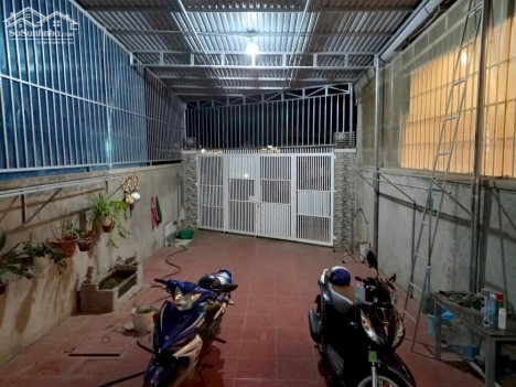 Bán nhà mặt phố tại đường Nguyễn Thái Học- Liên Nghĩa- Lâm Đồng giá 3 tỷ