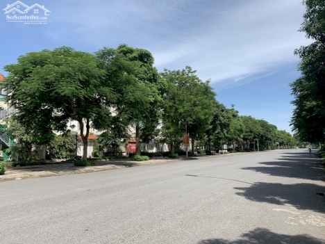 Biệt thự song lập hoa giấy  Đặng Xá 175 m2 đất, xây 3 tầng dọn về ở ngay, rẻ hơn 2 tỷ.