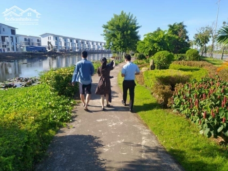 Chính chủ cần bán nhà mặt phố cạnh trung tâm hành chính
