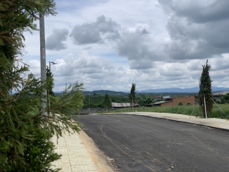 Đất mặt tiền đường nhựa diện tích 200m2 giá 800tr