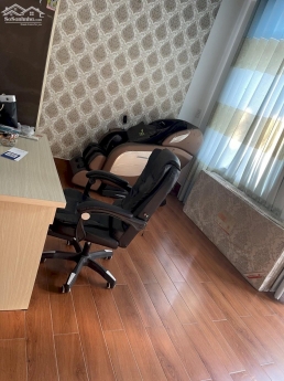 Bán gấp nhà phố liền kề 1 trệt 1 lững 3 lầu dt 4.5 x 13 hẽm 5m