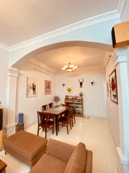 GĐ cần bán nhà Phân lô Phố Yên Lạc