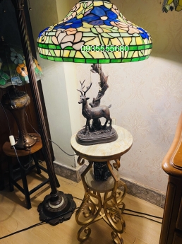 Giao lưu đèn tiffany hoa hồng sắc xanh hồng mới lạ