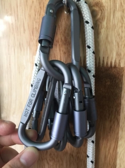 Móc chữ D liên kết đu dây