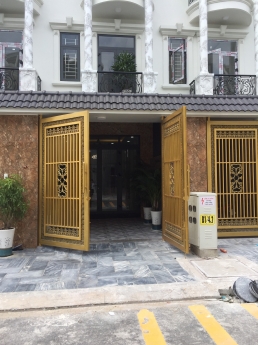 BÁN NHÀ TRUNG TÂM TP DĨ AN 1 TRỆT 2 LẦU