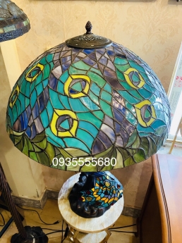 Giao lưu em đèn bàn tiffany size khủng hoạ tiết chim công