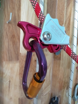 Khóa an toàn chống rơi sử dụng với dây phi 10