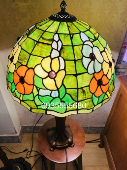 Đèn tiffany hai thân hoạ tiết hoa leo mới lạ
