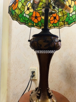 Đèn tiffany hai thân hoạ tiết hoa leo mới lạ