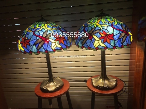 Giao lưu đôi đèn bàn tiffany hoa chuồn xanh lam