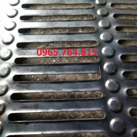 Tôn mạ kẽm đột lỗ ovan theo yêu cầu