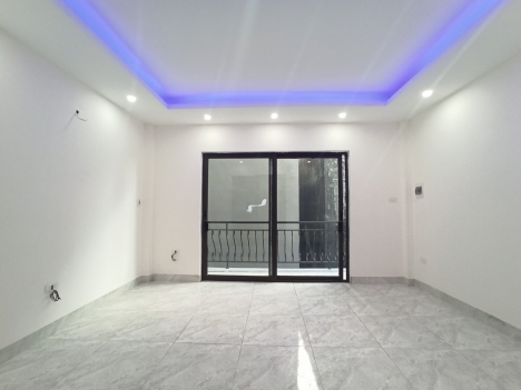 Bán nhà đẹp xây mới tại Tổ 5 Đa Sỹ - Kiến Hưng.có sân riêng để đc 6 xe máy.36m2 x 5 tầng