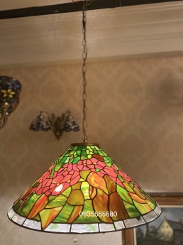 Đèn thả bàn ăn tiffany hoạ tiết hoa leo nhẹ nhàng