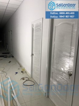 Cửa gỗ phòng ngủ giá rẻ, cửa gỗ HDF sơn màu Saigondoor
