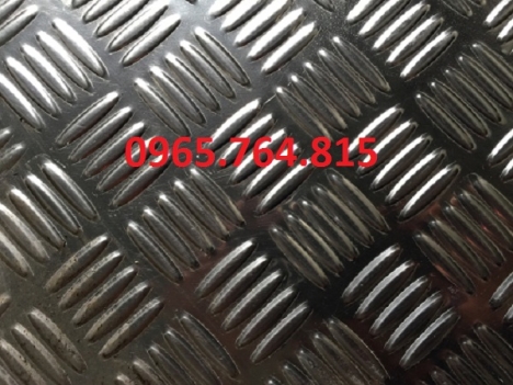 Tấm chống trượt dập gân hình lá liễu