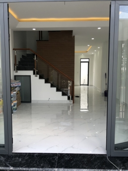 Bán nhà 1 trệt 1 lầu mặt tiền đường Lê Văn Lương giá 3 tỷ