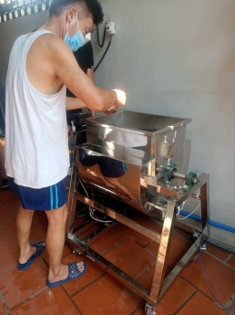 Máy bóc vỏ trứng cút 0982811839  rfdf45