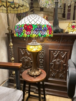 Đèn bàn tiffany hoạ tiết hoa leo
