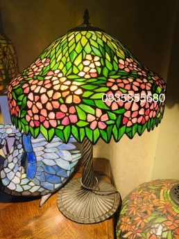 Đèn bàn tiffany hoạ tiết hoa leo