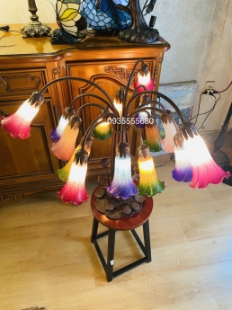 Đèn bàn hoa ly 15 tay