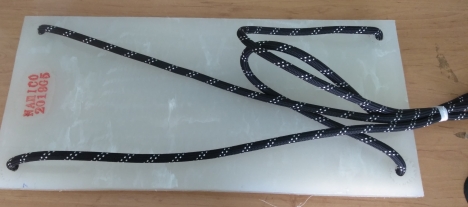 Ghế ngồi đu dây lăn sơn , lau kính