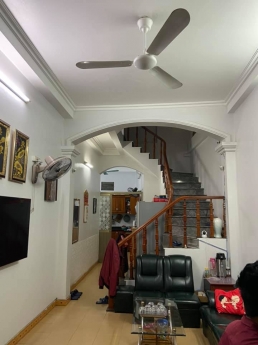 Nhỉnh 2 tỷ nhà Phố Trương Định 36m x 4T ngõ rộng oto tránh