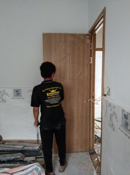 GIÁ CÁC LOẠI CỬA NHỰA GIẢ GỖ ĐƯỢC ƯA CHUỘNG NHẤT 2021