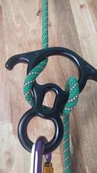 Khóa hãm trượt an toàn dây leo núi