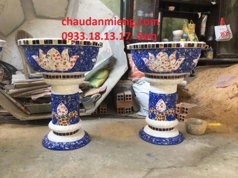 Nghệ nhân dán miễng sành sứ - ốp sành - chuyên chậu hoa - bể cá cảnh  jj