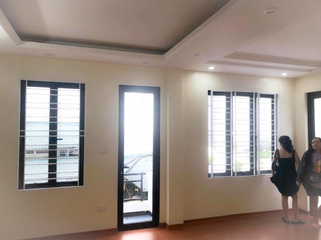 Bán nhà Tân Mai 45m x 5T chỉ 95tr/m