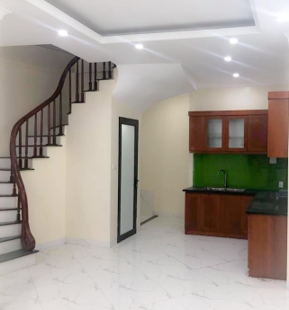 Bán nhà Tân Mai 45m x 5T chỉ 95tr/m