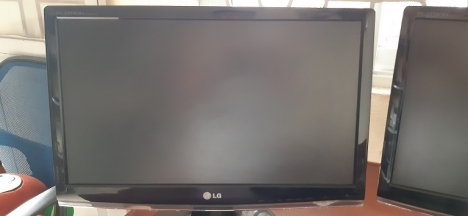 Bán ít màn LG 20in LCD có 2 cổng VGA + DVI