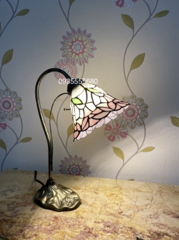 Giao lưu đôi đèn bàn tiffany hoa đa sắc
