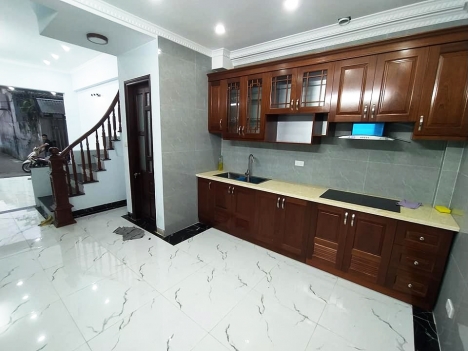 Bán nhà Phố Minh Khai oto đỗ cổng chỉ 95tr/m