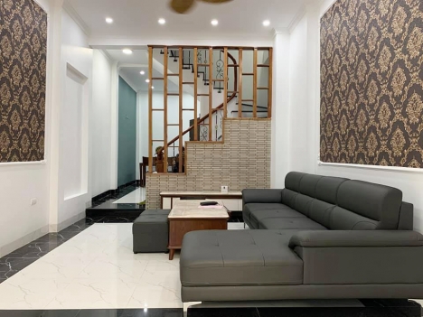 Bán nhà Phố Minh Khai oto đỗ cổng chỉ 95tr/m